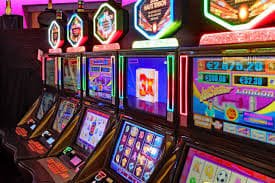 Suasana menarik di casino digital dengan permainan interaktif dan dealer profesional